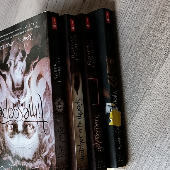 Robert Liparulo series Scholastic book bundle - Picture 3 of 6